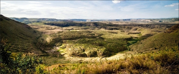 Panorama of Menengai Krater. (© Stefano & Michael Amani, kenyavacanze.org)